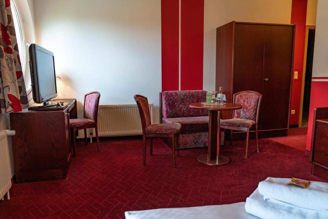 Parkhotel Neustadt Garni Neustadt (Dosse) Exterior foto